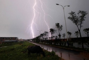 Thời tiết hôm nay ngày 9/5/2024: Bắc Bộ mưa rào, nguy cơ lũ quét, sạt lở
