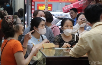 Giá vàng 'bốc hơi' trên 3 triệu đồng/lượng trong sáng đầu tuần