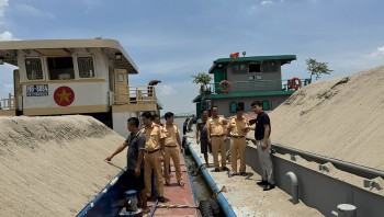 Hải Phòng: Tạm giữ hơn 3.500 m3 cát liên quan các đối tượng đánh bạc trên sông Bạch Đằng