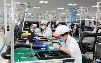 Đầu tư ngành công nghiệp, làm gì  để “giữ chân” nhà đầu tư ngoại?