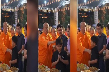 Thực hư trụ trì chùa Ba Vàng Thích Trúc Thái Minh “xua tay, không phát quà cho trẻ em”?