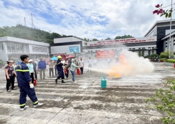 Lào Cai: Tổ chức cho người dân trải nghiệm, thực hành chữa cháy, cứu nạn