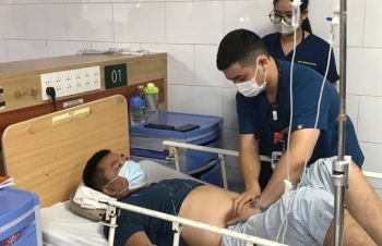 Bộ Y tế truy xuất tận cùng nguồn gốc rượu khiến 5 người ngộ độc