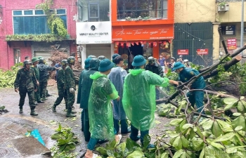Ghi nhận công tác khắc phục hậu quả sau bão số 3 các quận nội thành Hà Nội sáng ngày 8/9