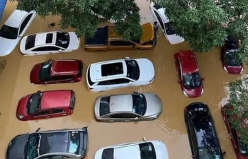 Thái Nguyên: Nước lũ tràn về, hàng trăm ô tô ở chung cư bị nhấn chìm