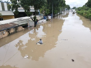 Cấm tuyệt đối xe vào đường gom Đại lộ Thăng Long, các phương tiện di chuyển thế nào?