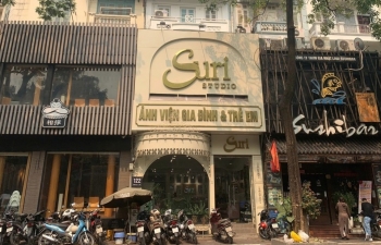 Xôn xao ảnh viện Suri bị ‘check var’ ủng hộ đồng bào lũ lụt