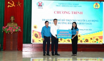 TKV trao kinh phí hỗ trợ cho người lao động bị ảnh hưởng do cơn bão số 3 gây ra