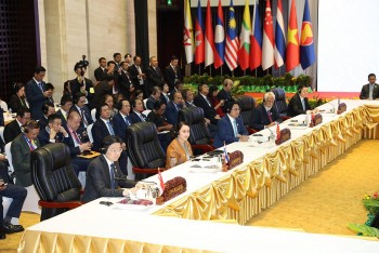 Thủ tướng đề nghị ASEAN và Trung Quốc nâng cấp hạ tầng cửa khẩu, phát triển kinh tế xanh