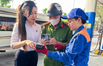 Petrolimex Hải Phòng đón đầu xu hướng thanh toán không dùng tiền mặt