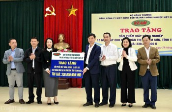 VEAM trao tặng 27 máy cày cho hộ dân bị ảnh hưởng thiên tai ở Thanh Hóa