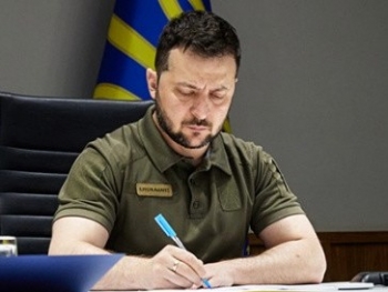 Tổng thống Zelensky ký sắc lệnh trừng phạt các nhà cung cấp UAV cho Nga