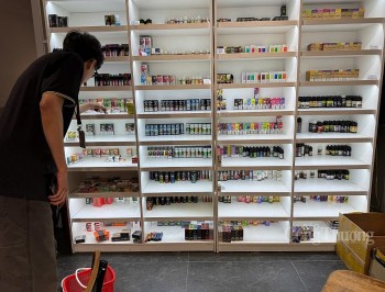 TP. Hồ Chí Minh: Báo động tình trạng thuốc lá điện tử bày bán tràn lan, công khai