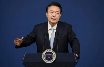 Hàn Quốc ban bố tình trạng thiết quân luật khẩn cấp