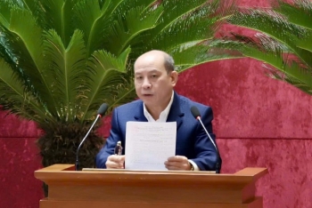 Ông Bùi Đức Hinh được giới thiệu để bầu giữ chức Chủ tịch UBND tỉnh Hòa Bình