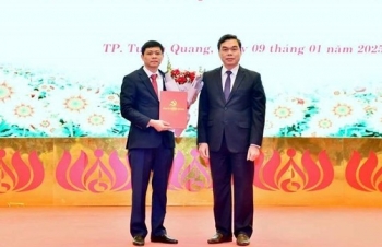 Tuyên Quang công bố quyết định công tác cán bộ