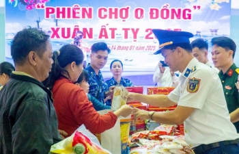 Thăm, chúc Tết quân dân huyện đảo Phú Quý