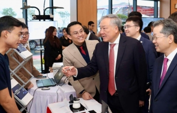 Phó Thủ tướng Nguyễn Hòa Bình tham quan Công viên phần mềm Đà Nẵng số 2