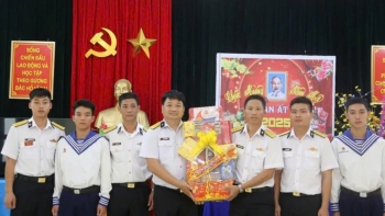 Vùng 4 Hải quân kiểm tra công tác sẵn sàng chiến đấu ở đảo Bình Ba