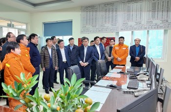 Lãnh đạo EVN chúc Tết tại Trạm biến áp 500kV Đông Anh