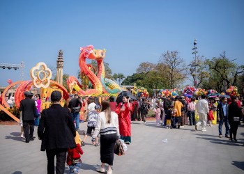 Thành phố Huế: Thu hút rất đông du khách dịp Tết