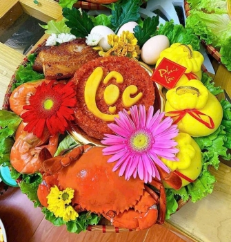 Mâm lễ cúng ngày vía Thần Tài 'hút' người mua