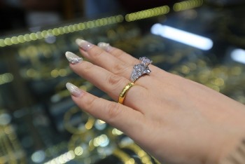 Hà Tĩnh: Nhẫn vàng phong thủy 'cháy hàng' ngày vía Thần Tài