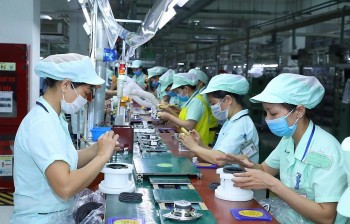 Chính sách là 'bà đỡ', không phải gánh nặng