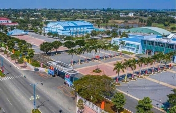Huyện Long Đất nói gì khi một trung tâm có 12 phó giám đốc?