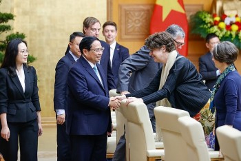 Thủ tướng ‘đặt hàng’ doanh nghiệp EU tăng hợp tác về năng lượng tái tạo