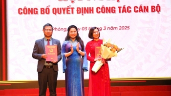 Hải Phòng: Công bố các quyết định về công tác cán bộ