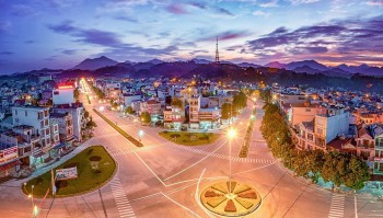 Sáp nhập tỉnh: Không nên ghép tên một cách cơ học