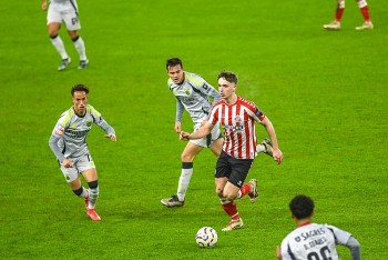 Kết quả bóng đá hôm nay 18/3: Sunderland đại thắng trước Leeds