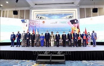 Thúc đẩy hợp tác kinh tế Pháp ngữ tại Cộng hoà Benin