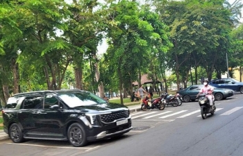 Kẻ vạch, thu tiền, báo lỗ: Khó thế cũng làm được!