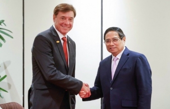 Thủ tướng gặp tập đoàn hàng không vũ trụ, mở hướng hợp tác