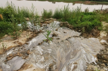 Báo Công Thương phản ánh, Chủ tịch Hà Nội truy thủ phạm 'xẻ thịt' sông Hồng