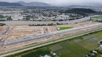 Nhiều nhà đầu tư đổ về 'săn' bất động sản Quy Nhơn