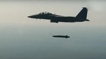 Nga nhận thêm máy bay 'Thú mỏ vịt', Đức lo ngại về tên lửa hành trình Taurus