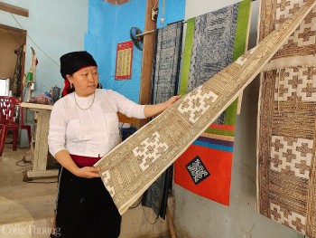 Dệt lanh - từ thủ công truyền thống đến chuỗi giá trị hàng hoá