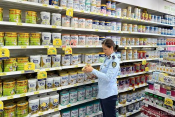 Quản lý thị trường Đà Nẵng tăng cường kiểm soát mặt hàng sữa