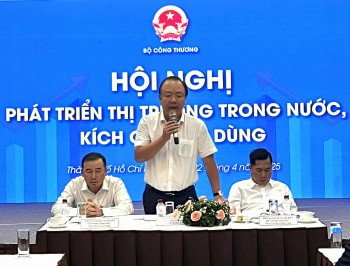 Chùm ảnh: Bộ Công Thương tổ chức Hội nghị phát triển thị trường trong nước và kích cầu tiêu dùng