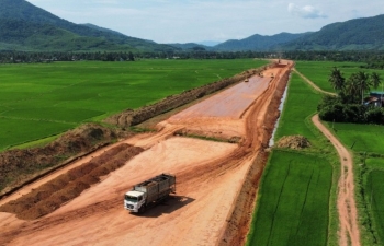 Thủ tướng điểm tên loạt địa phương chậm giải phóng mặt bằng