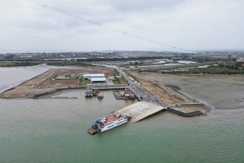 Hải Phòng: Tạm dừng ô tô sang Cát Bà giờ cao điểm