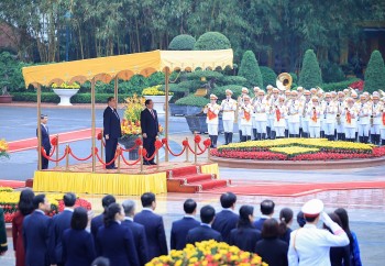 Thủ tướng Phạm Minh Chính chủ trì Lễ đón Thủ tướng Nhật Bản