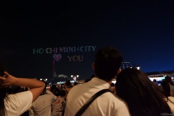 Vị trí 'vàng' xem trình diễn drone trên sông Sài Gòn vào tối nay