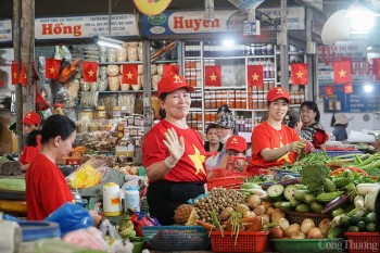 Đà Nẵng rợp cờ đỏ sao vàng mừng ngày 30/4 lịch sử