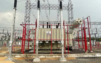 EVNNPT đóng điện nhiều công trình chào mừng Đại hội Đảng bộ và ngày thống nhất đất nước