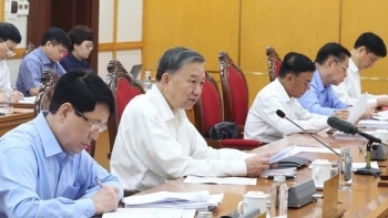 Bộ Chính trị, Ban Bí thư yêu cầu đẩy nhanh tiến độ sắp xếp tổ chức bộ máy