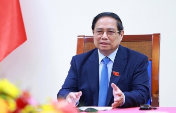 Thủ tướng đề nghị Singapore đầu tư năng lượng tái tạo tại Việt Nam